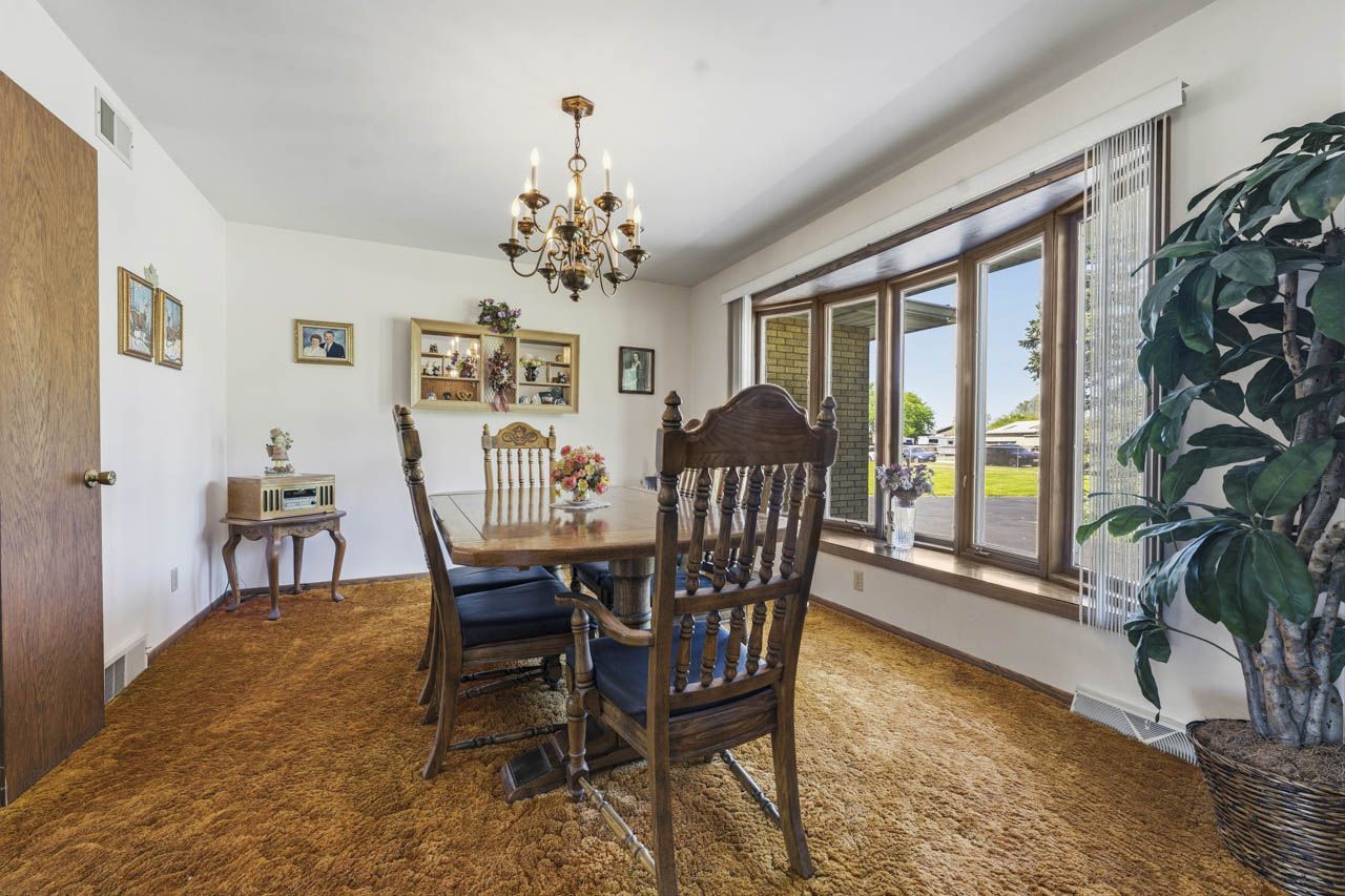 1417 Lee Lane, Spring Grove, IL 60081
