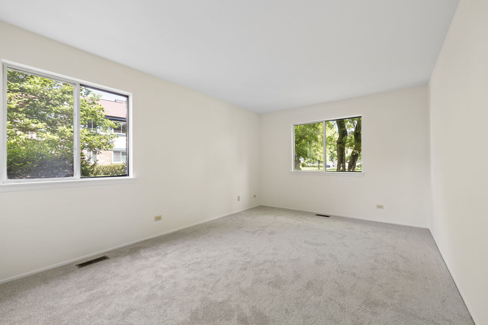 1575 Stonehill Court #A, Wheaton, IL 60189