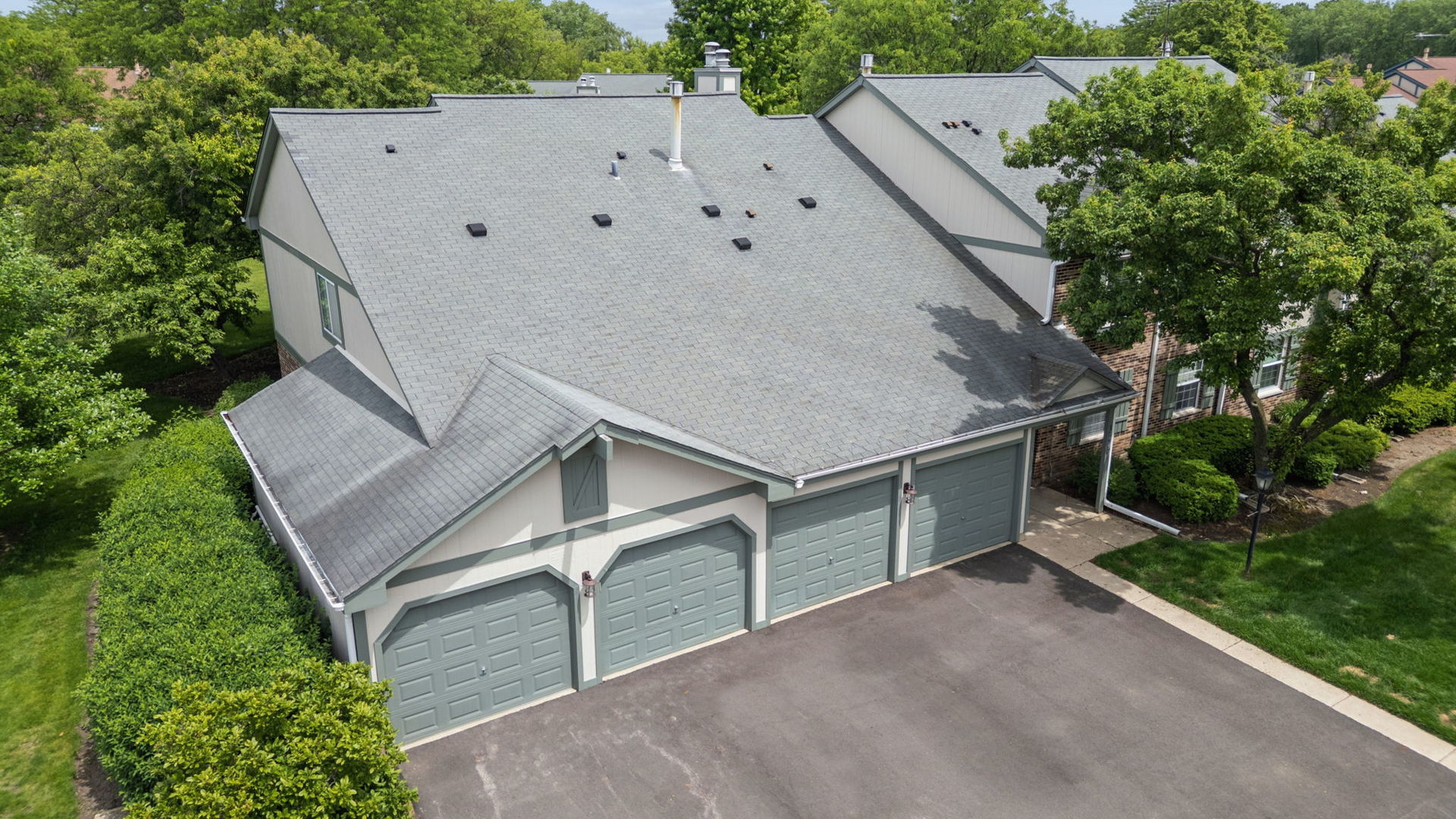 1575 Stonehill Court #A, Wheaton, IL 60189