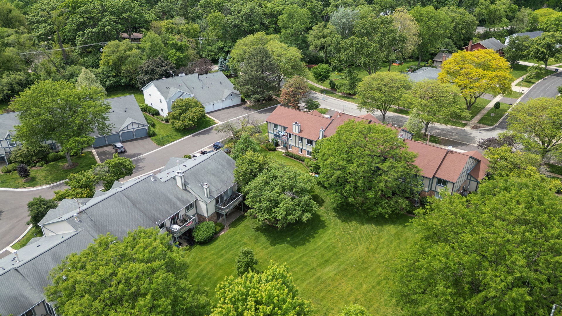 1575 Stonehill Court #A, Wheaton, IL 60189