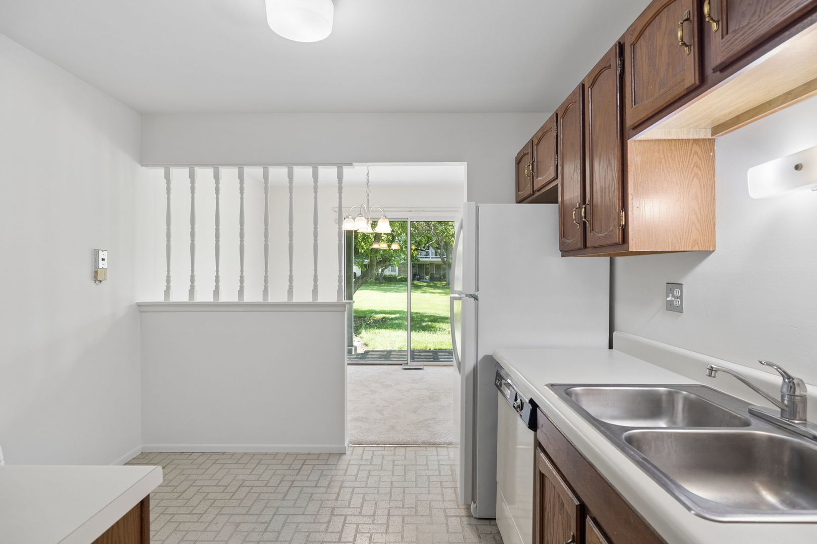 1575 Stonehill Court #A, Wheaton, IL 60189