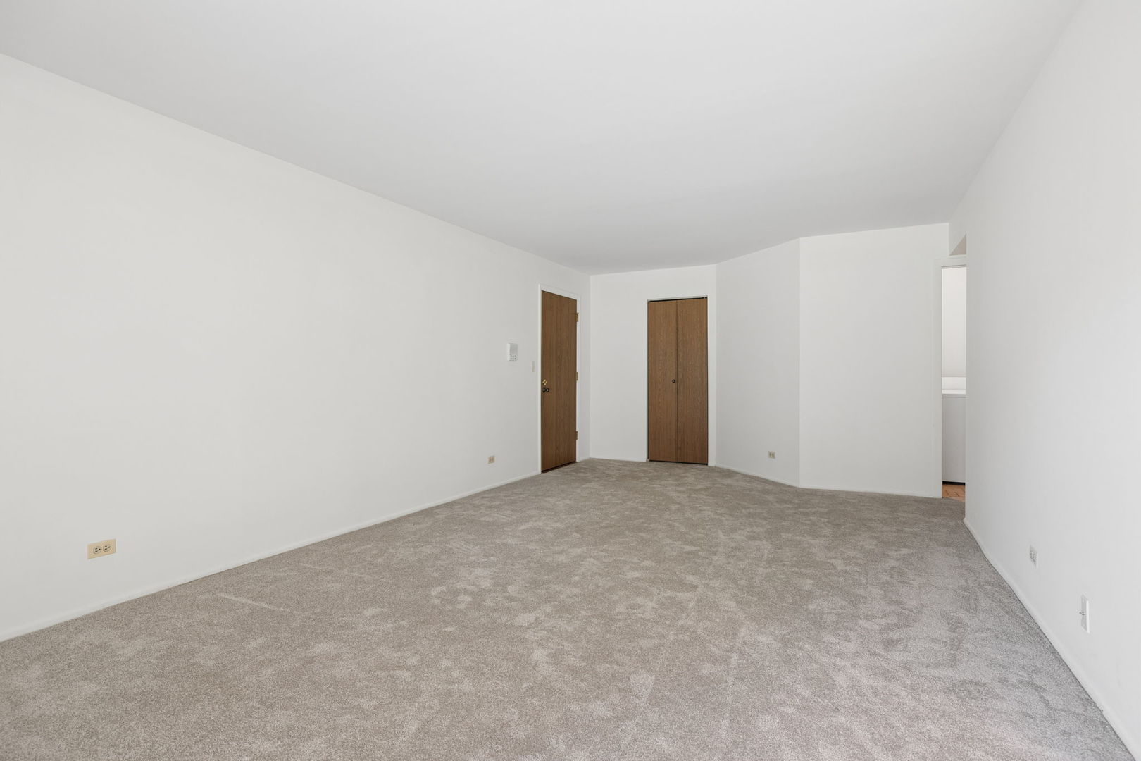 1575 Stonehill Court #A, Wheaton, IL 60189