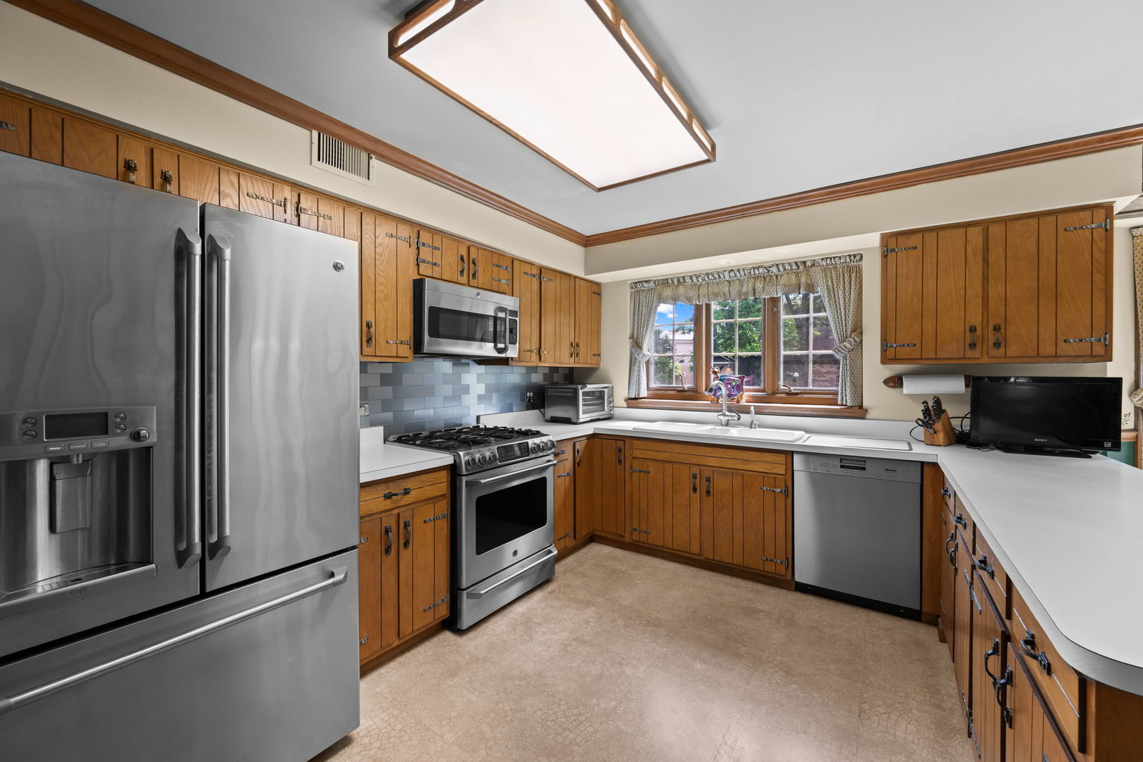 4211 Ridgeland Lane, Northbrook, IL 60062