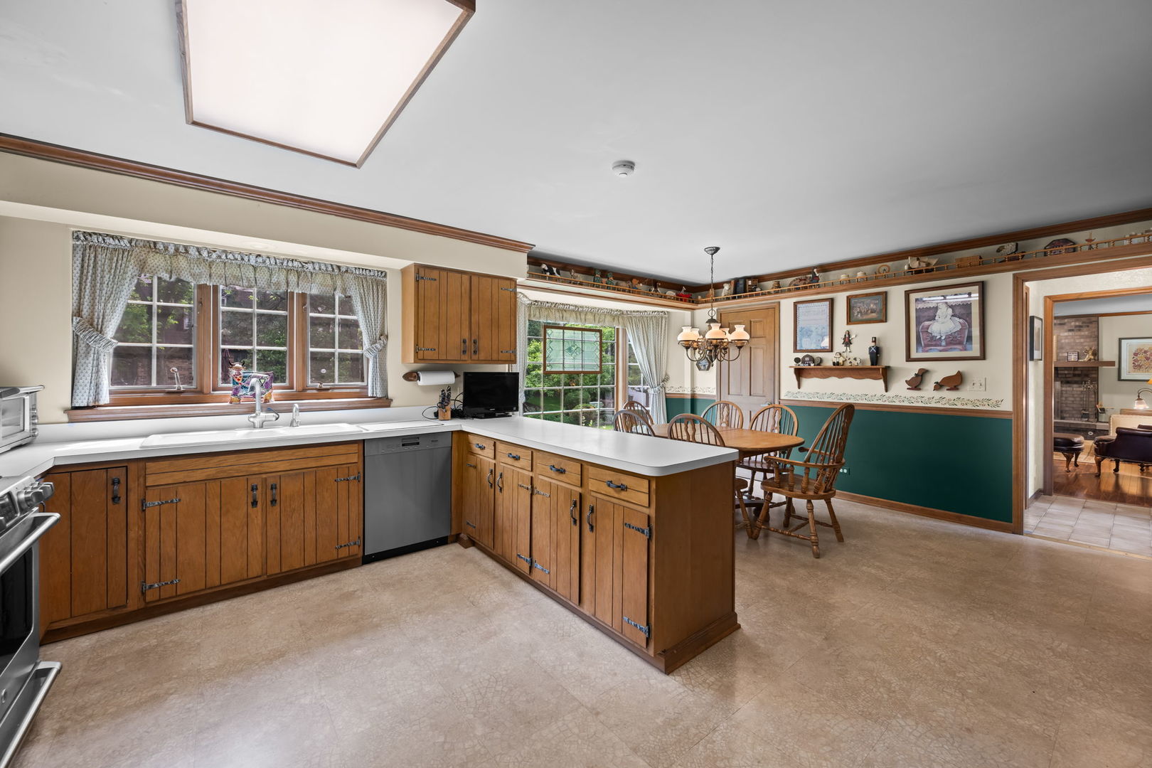 4211 Ridgeland Lane, Northbrook, IL 60062