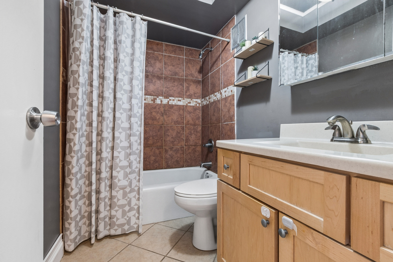 9111 S Roberts Road #7C, Hickory Hills, IL 60457