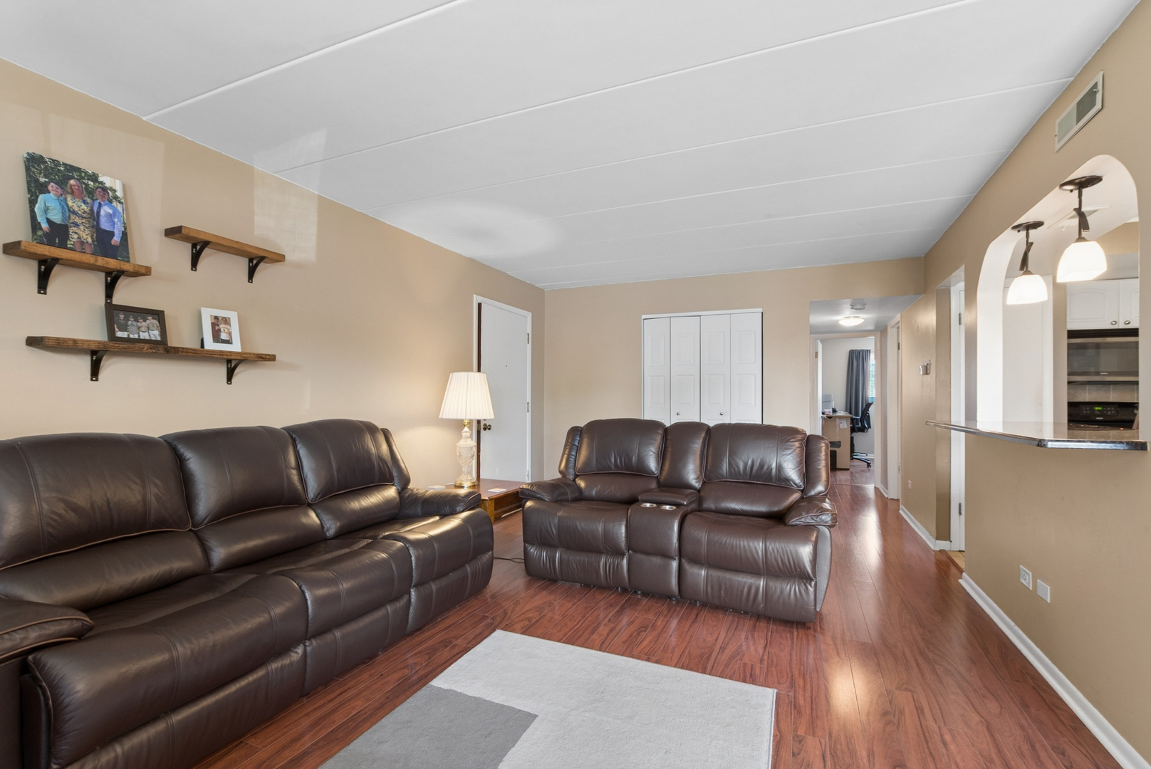 9111 S Roberts Road #7C, Hickory Hills, IL 60457