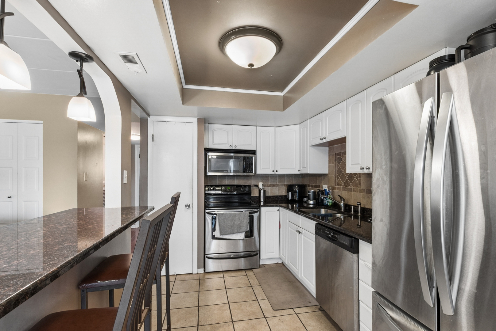 9111 S Roberts Road #7C, Hickory Hills, IL 60457