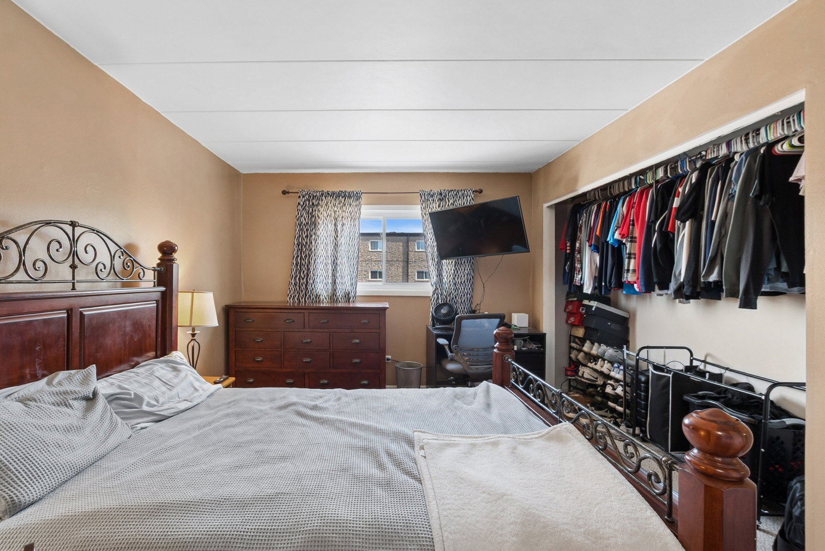 9111 S Roberts Road #7C, Hickory Hills, IL 60457
