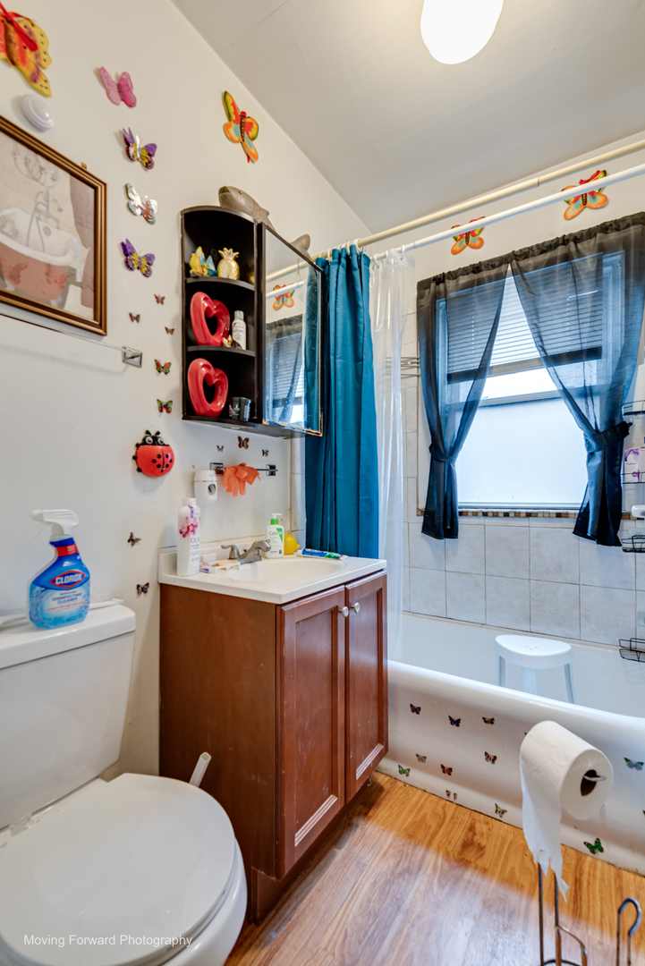 8213 S Indiana Avenue, Chicago, IL 60619