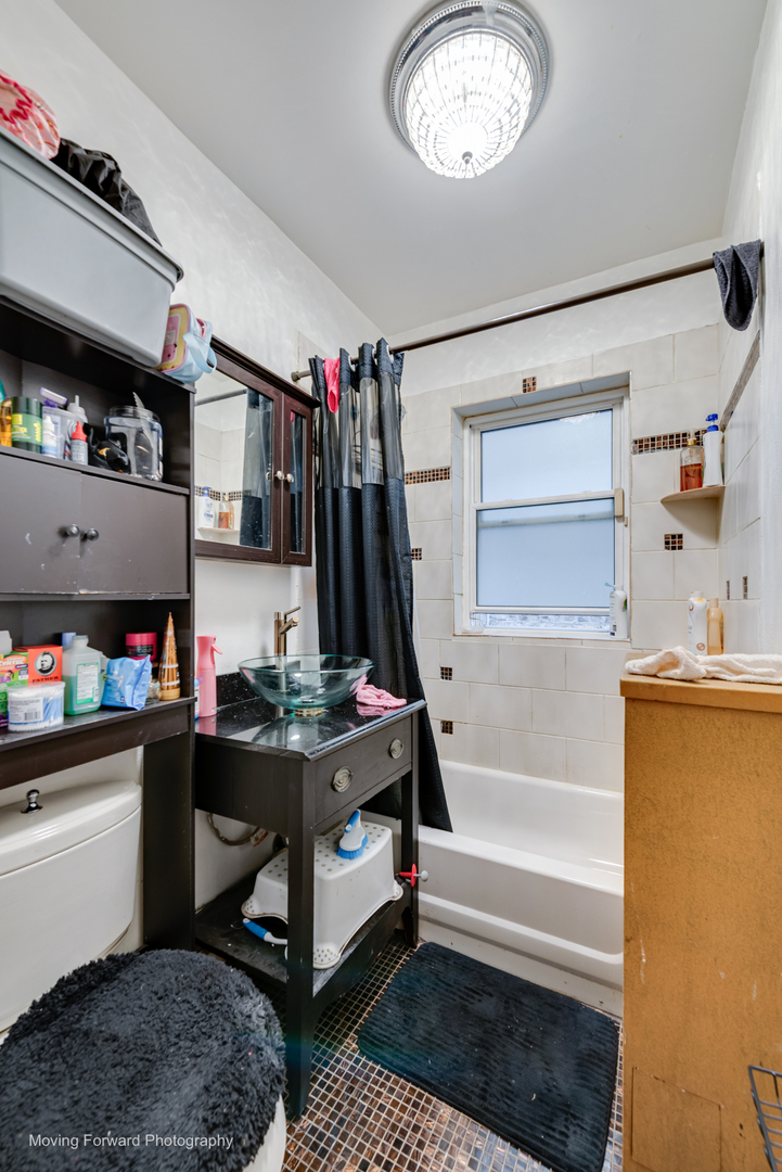 8213 S Indiana Avenue, Chicago, IL 60619