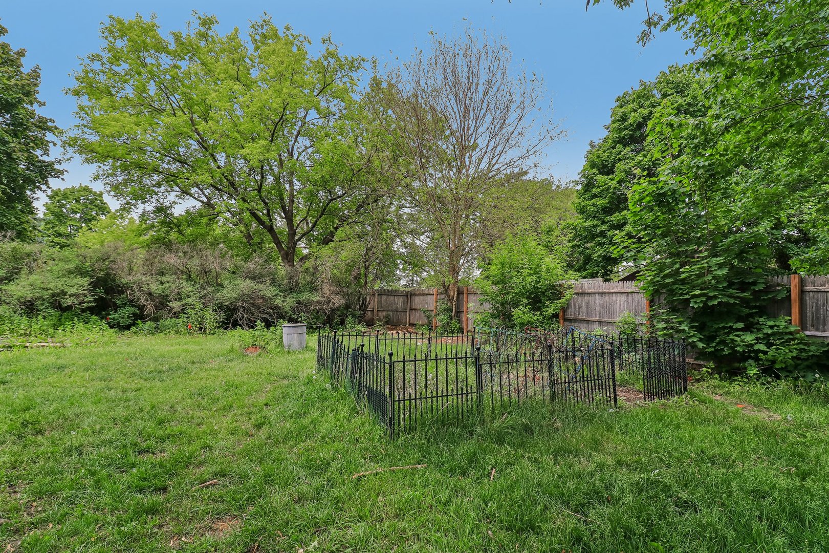 332 Everett Avenue, Crystal Lake, IL 60014