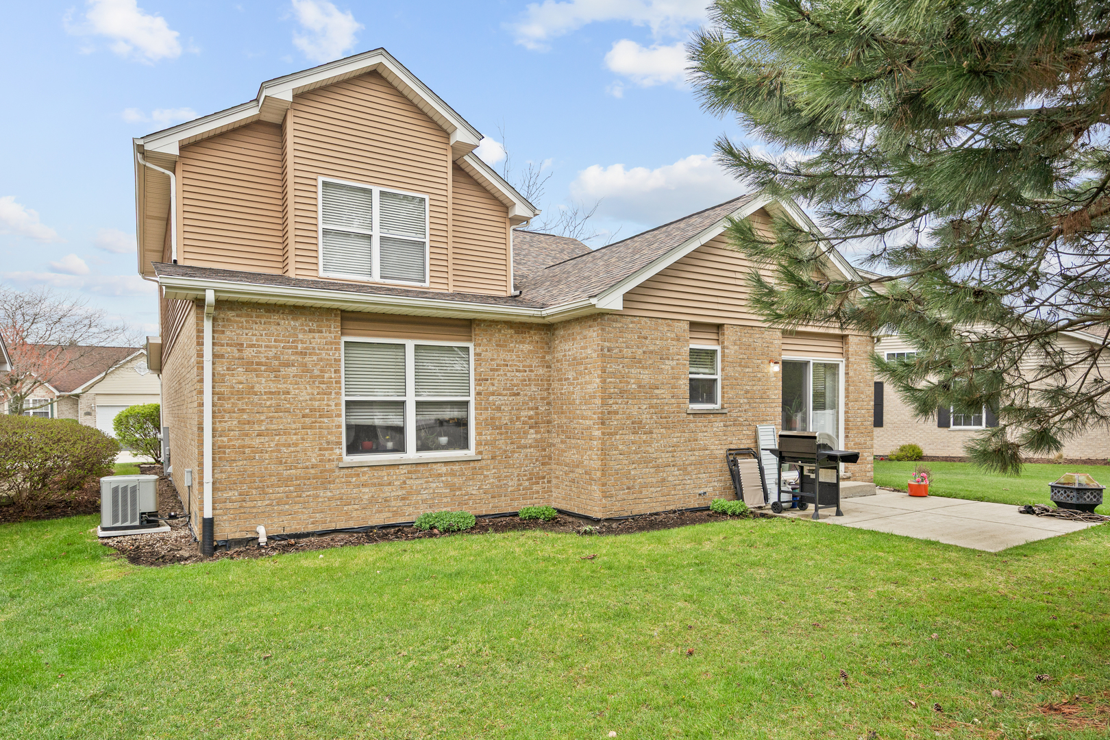 1014 Edinburgh Court, Joliet, IL 60431