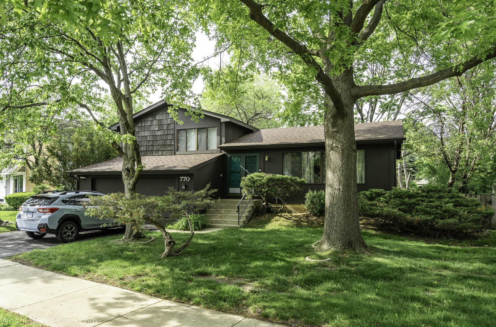 770 Yosemite Trail, Roselle, IL 60172