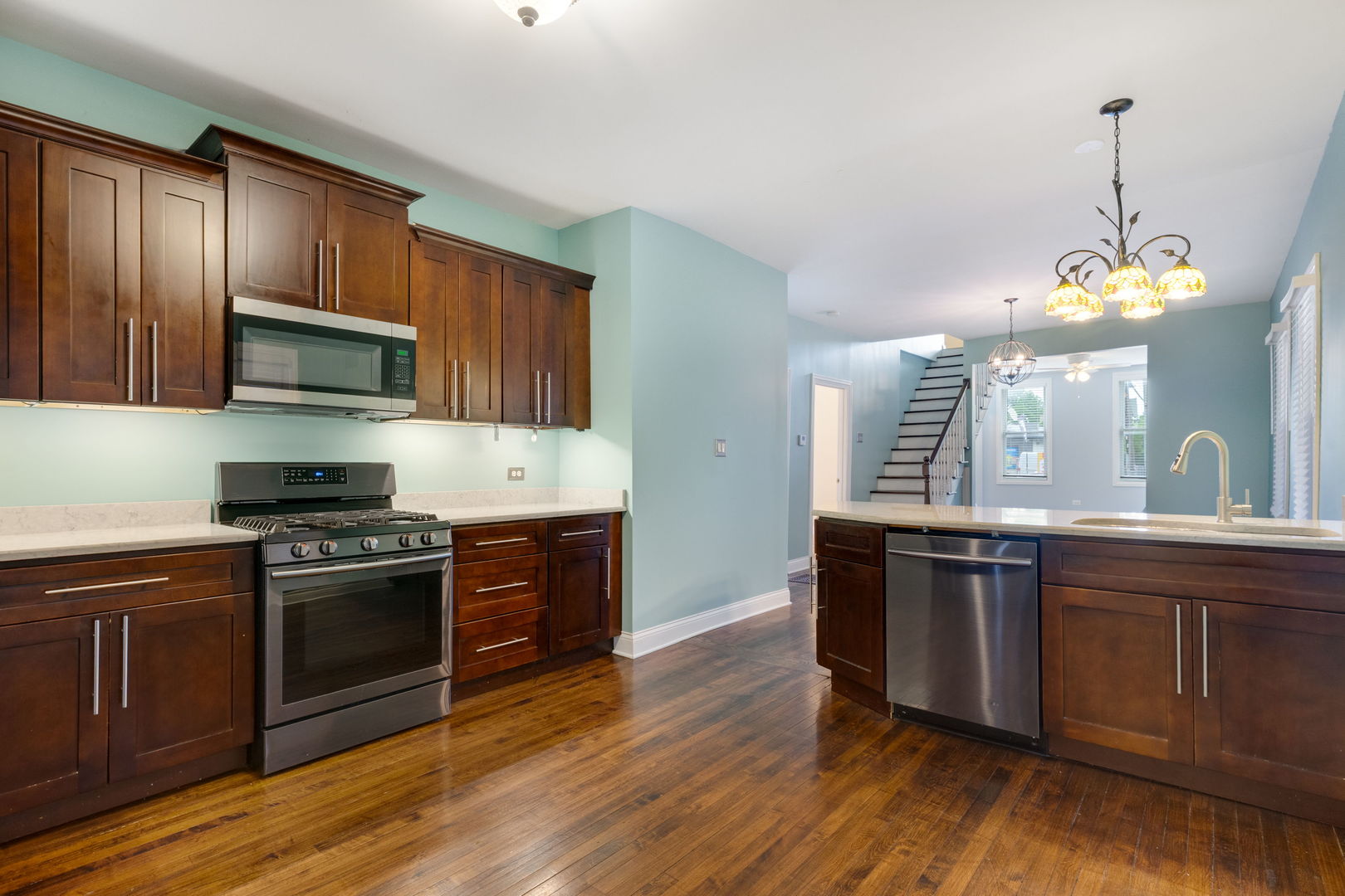 3514 S Damen Avenue, Chicago, IL 60609