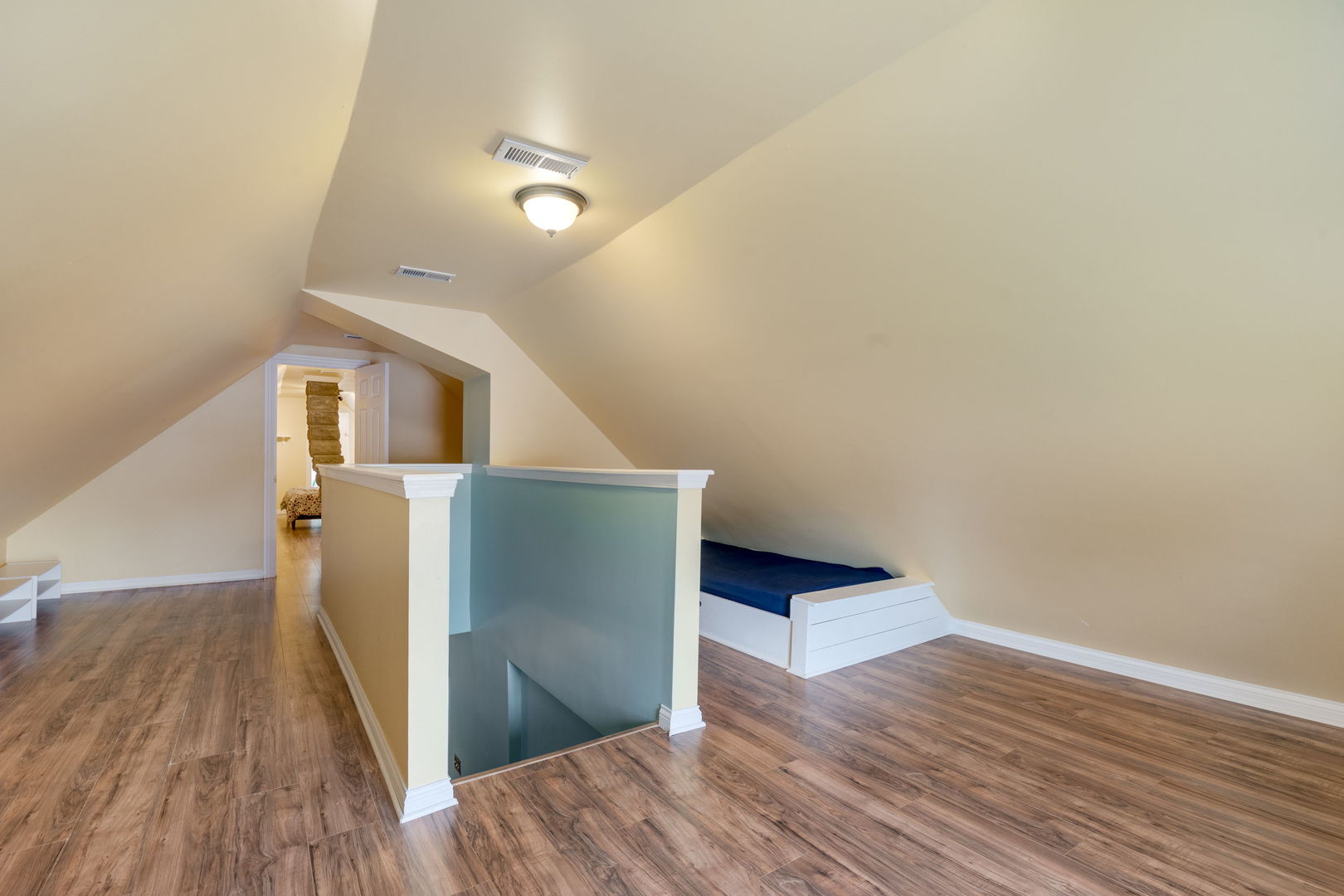 3514 S Damen Avenue, Chicago, IL 60609