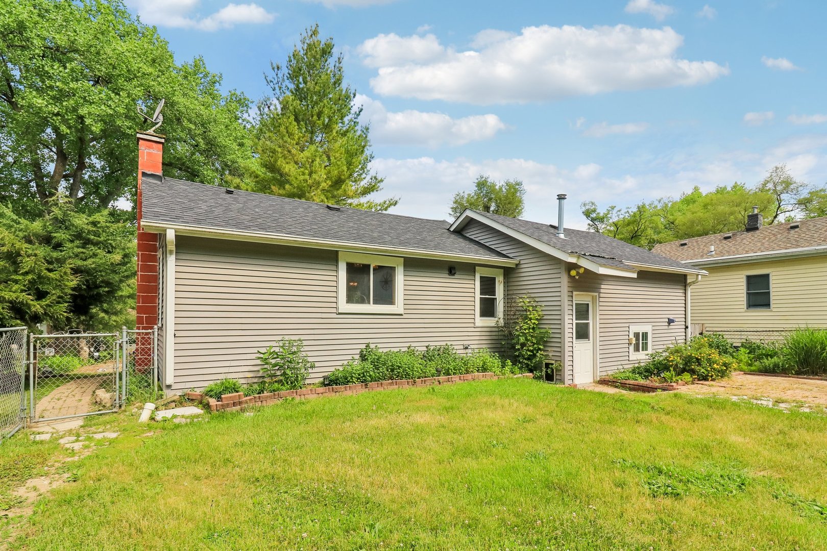 79 Eagle Point Road, Fox Lake, IL 60020