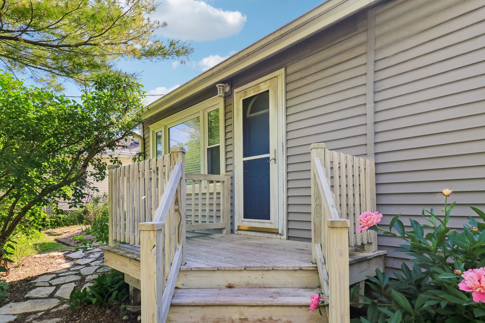 79 Eagle Point Road, Fox Lake, IL 60020