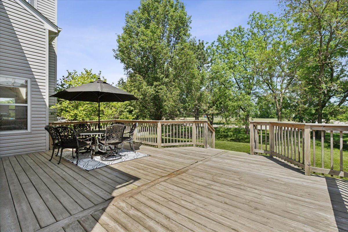 2952 Liberty Lane, Lindenhurst, IL 60046