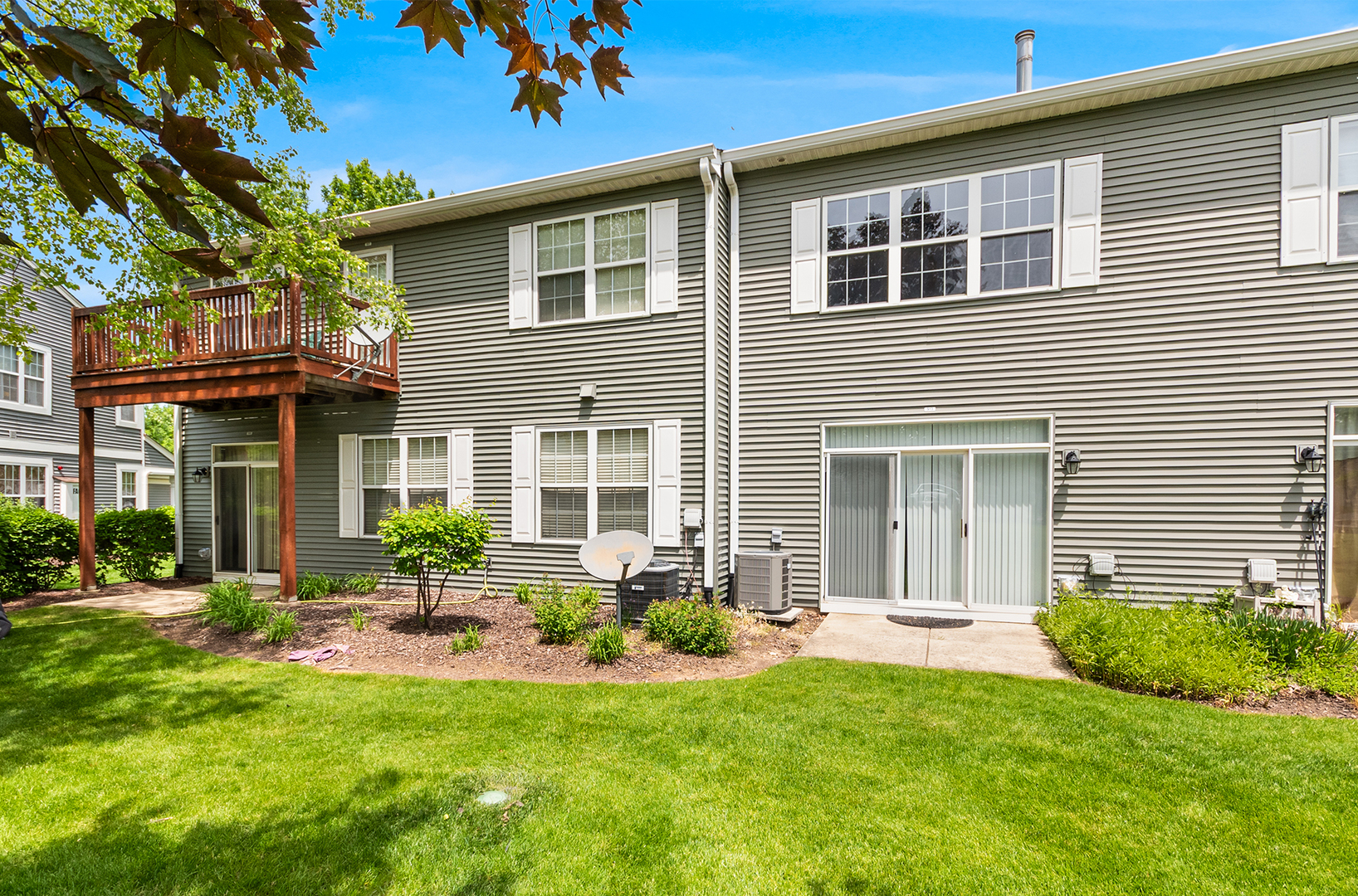 913 Genesee Drive, Naperville, IL 60563