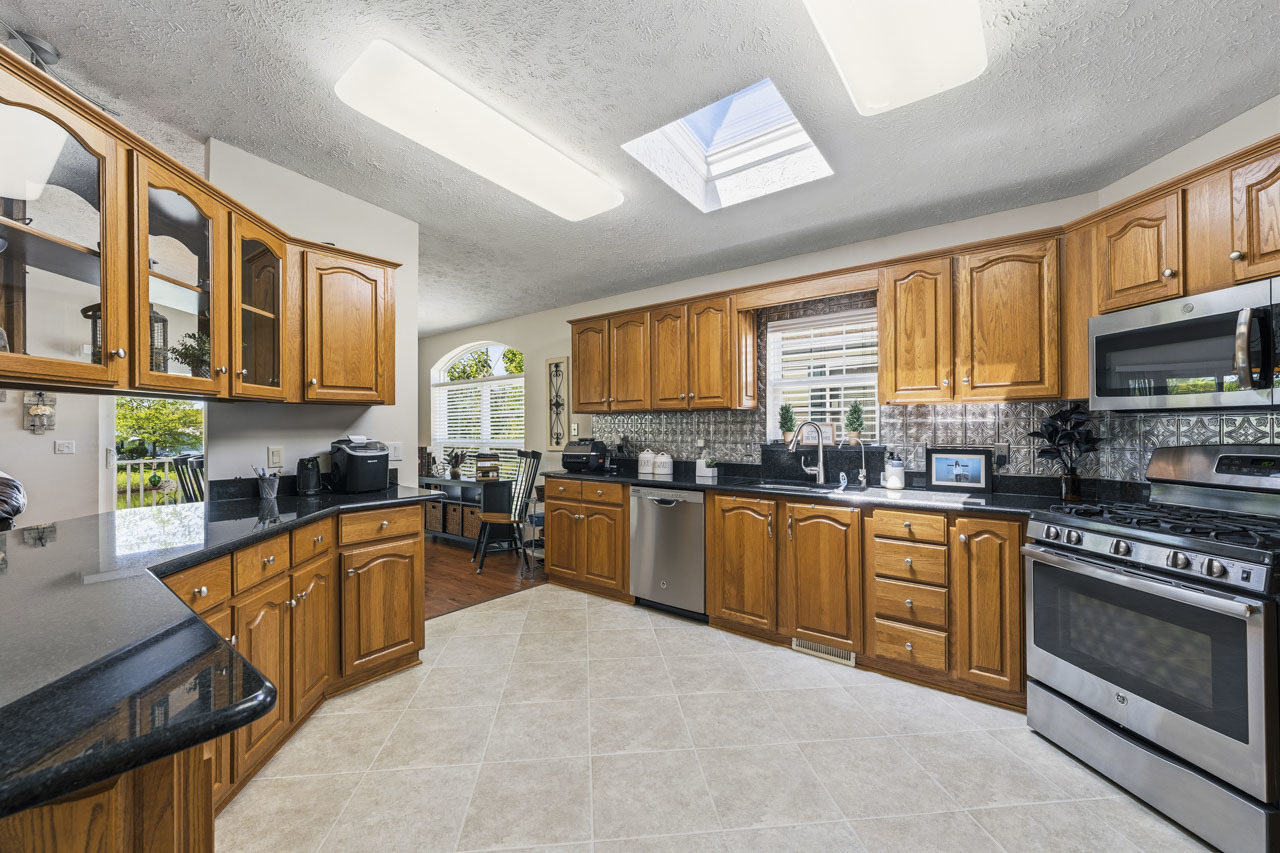 236 Forestview Drive, Crystal Lake, IL 60014