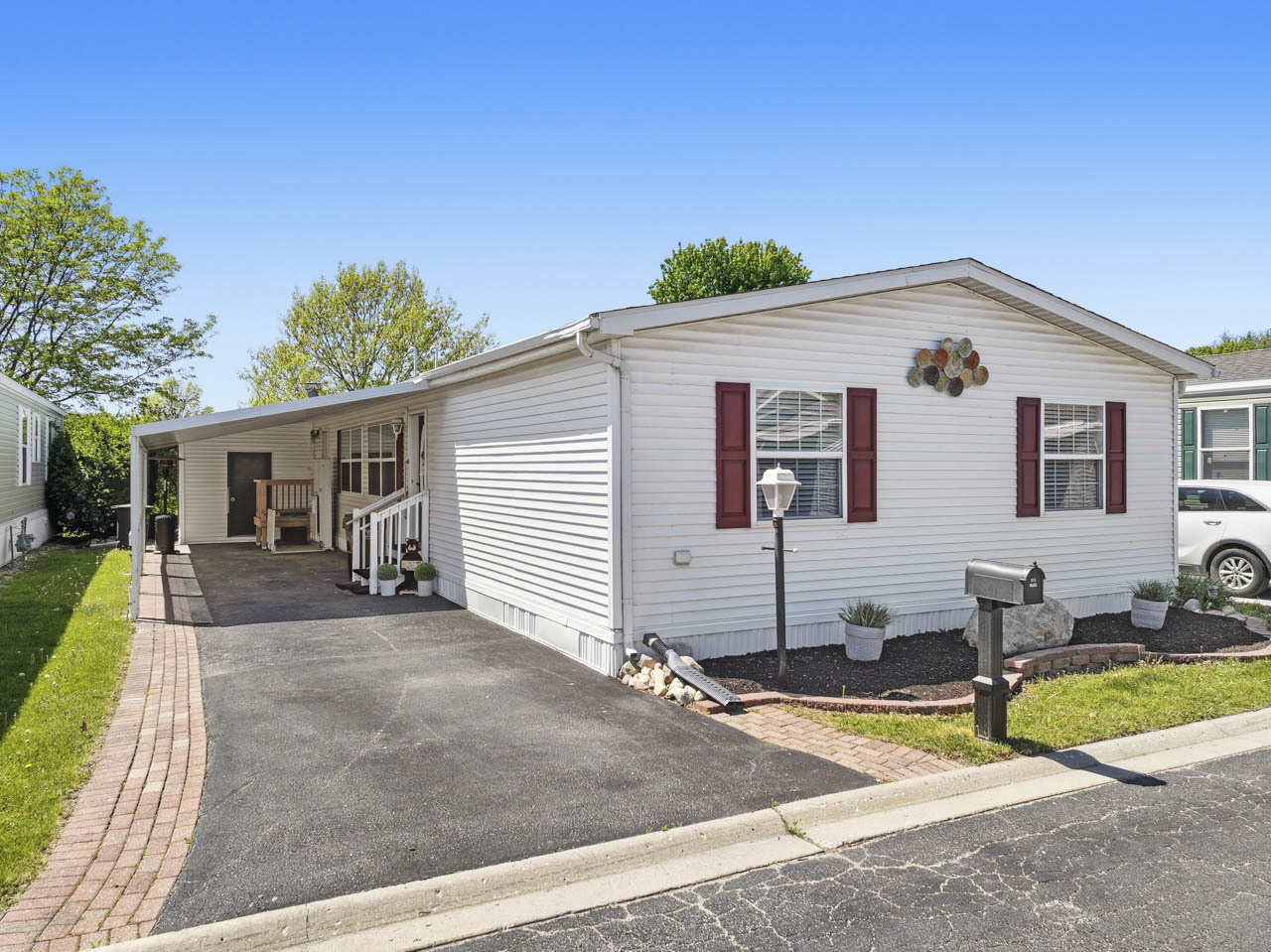 236 Forestview Drive, Crystal Lake, IL 60014