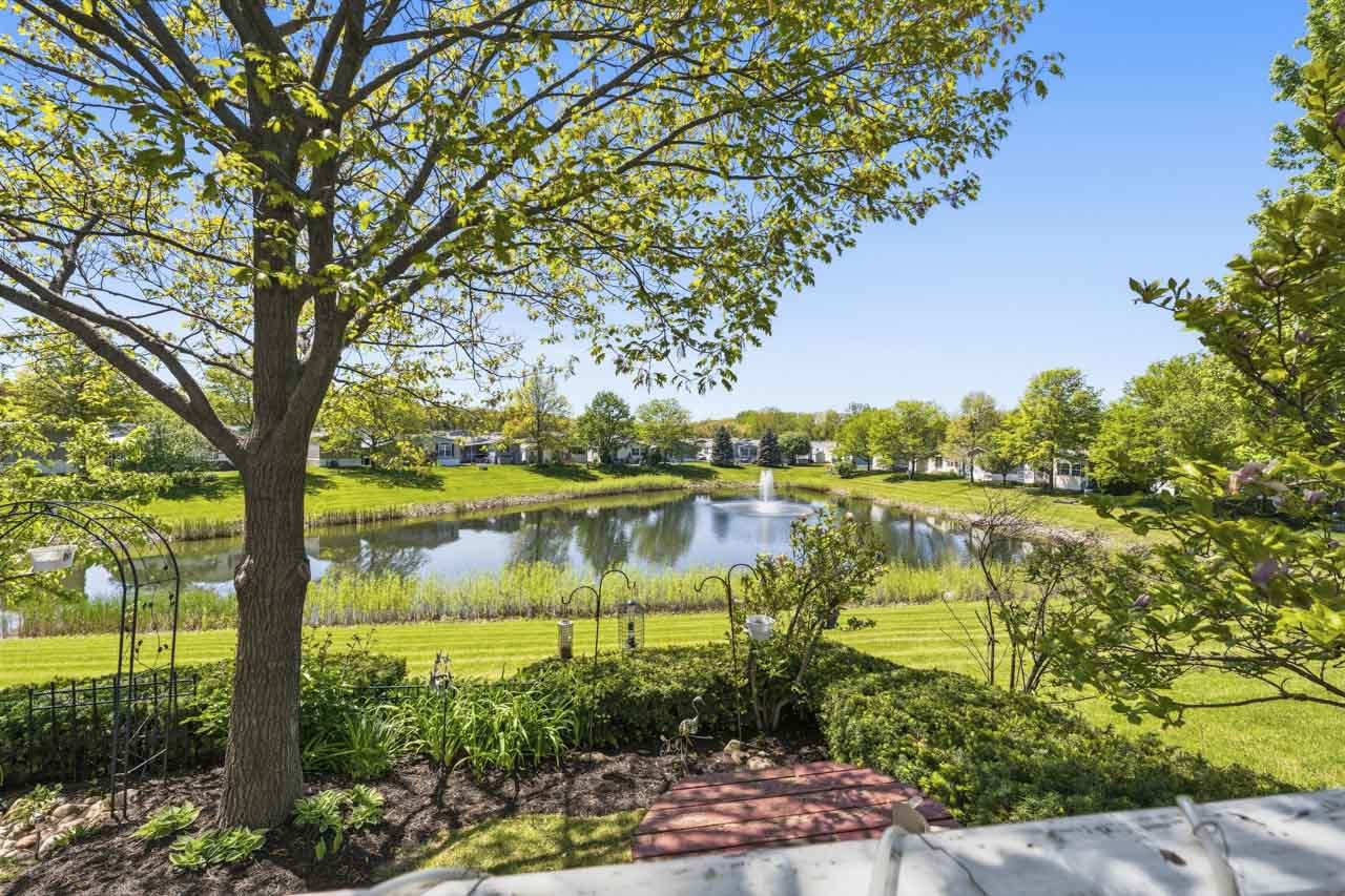 236 Forestview Drive, Crystal Lake, IL 60014
