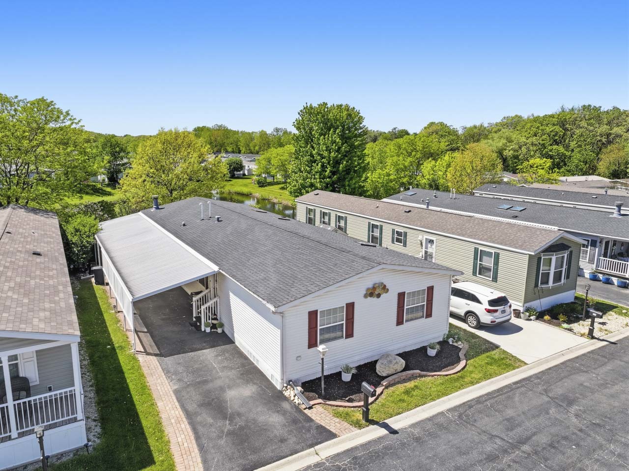 236 Forestview Drive, Crystal Lake, IL 60014