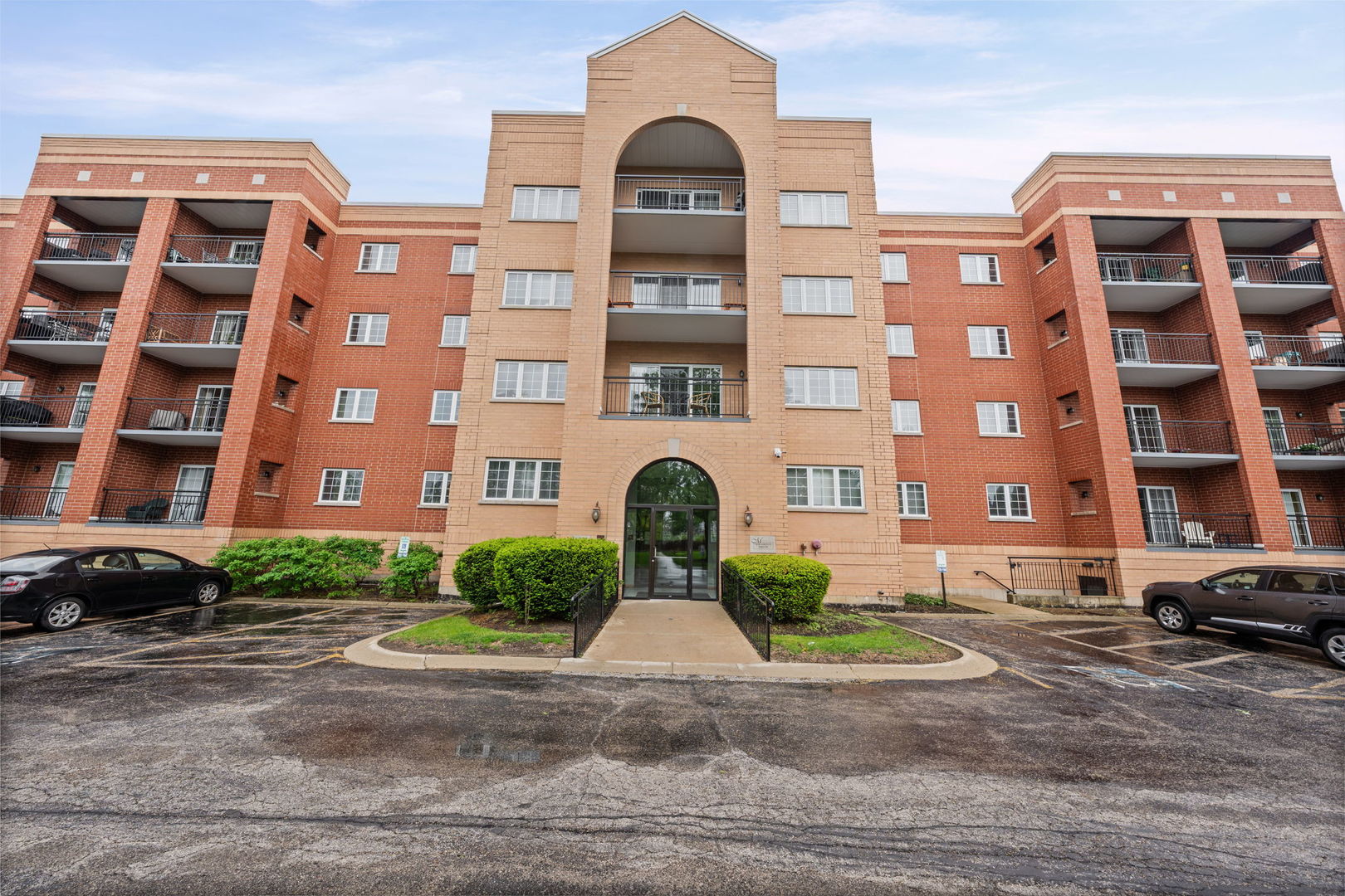 59 S Hale Street #103, Palatine, IL 60067