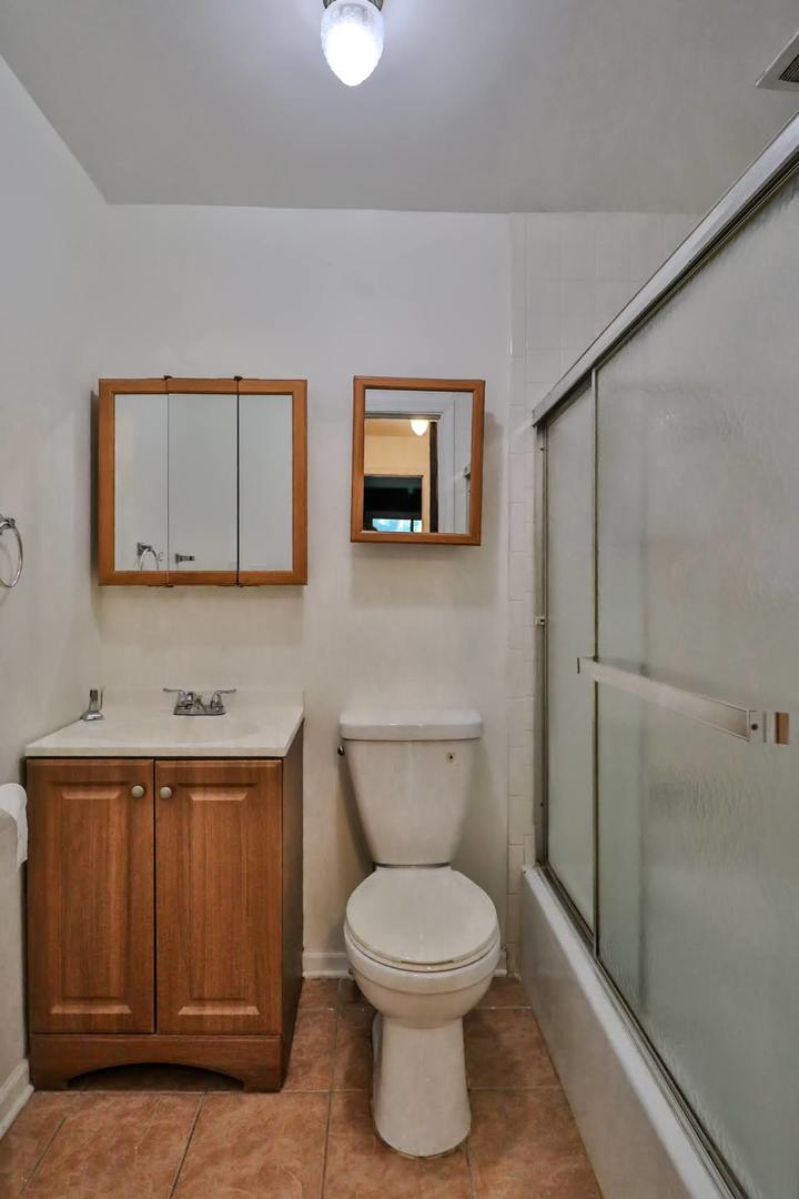 1085 Valley Lane #216, Hoffman Estates, IL 60169
