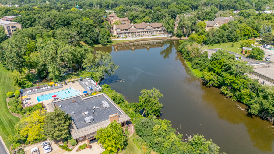 1210 Hawthorne Lane #1, Hinsdale, IL 60521
