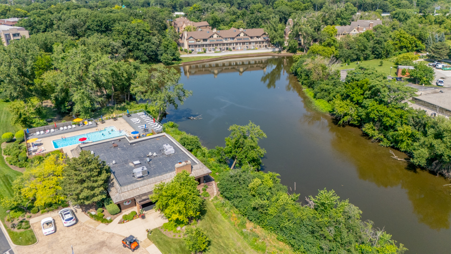 1210 Hawthorne Lane #1, Hinsdale, IL 60521
