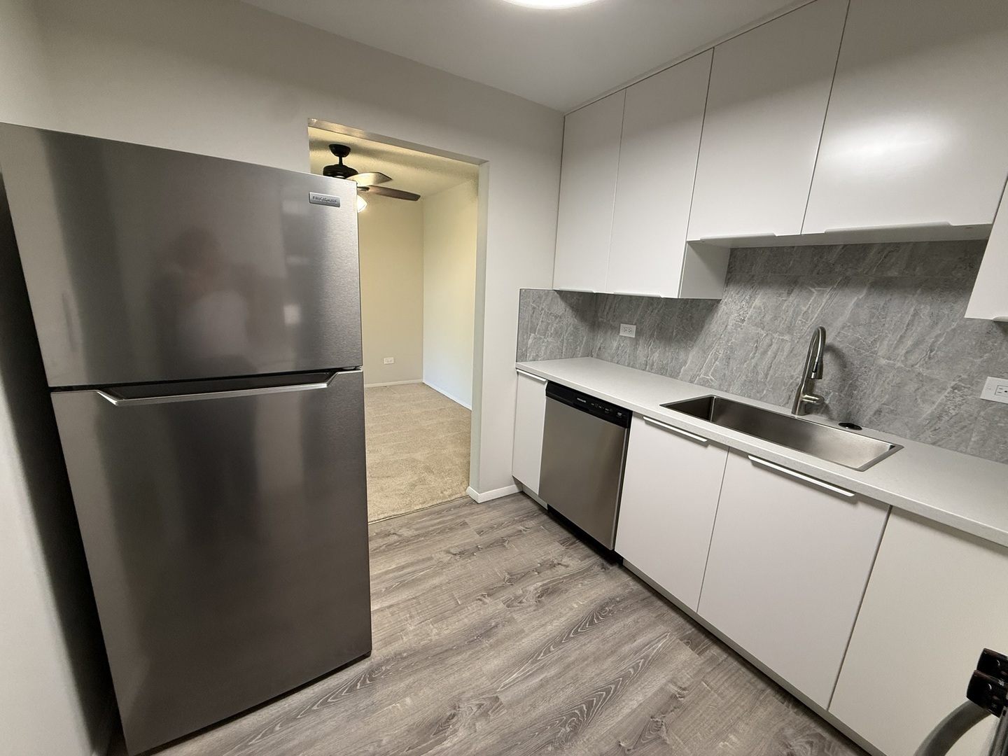 9S220 Lake Drive #16A-102, Willowbrook, IL 60527