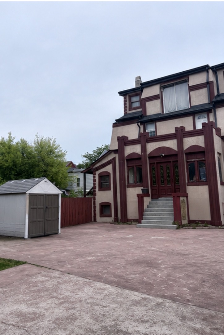 1631 N Monticello Avenue, Chicago, IL 60647
