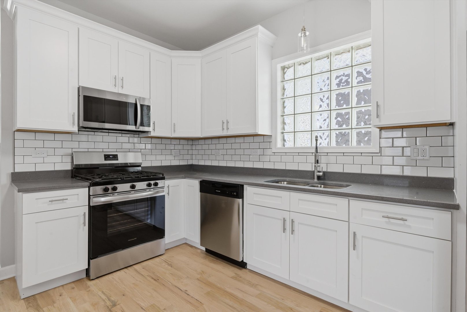 1249 W 73rd Place, Chicago, IL 60636