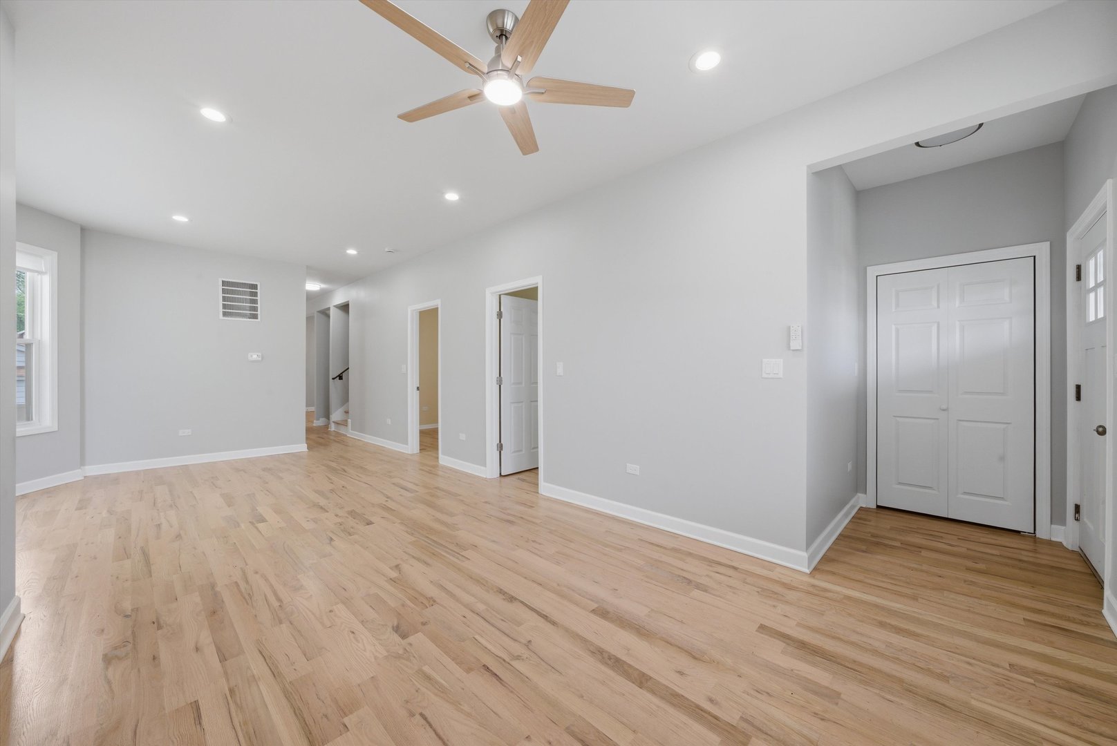 1249 W 73rd Place, Chicago, IL 60636