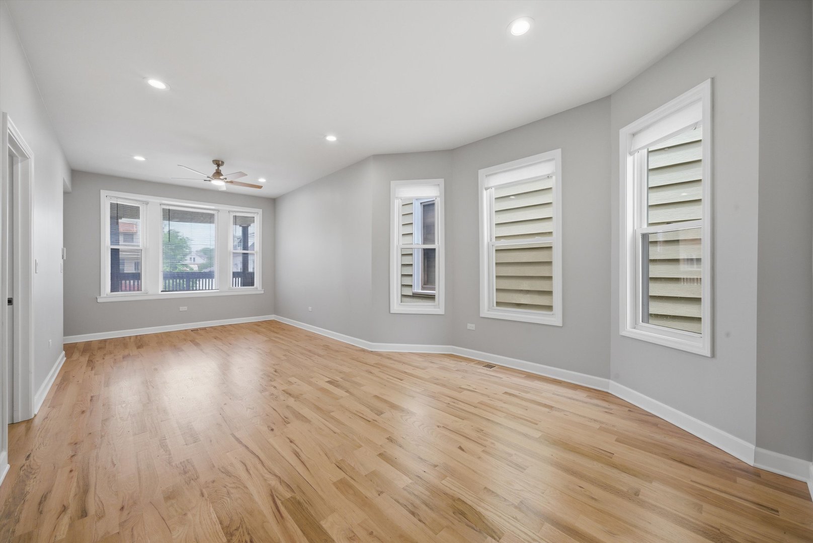 1249 W 73rd Place, Chicago, IL 60636