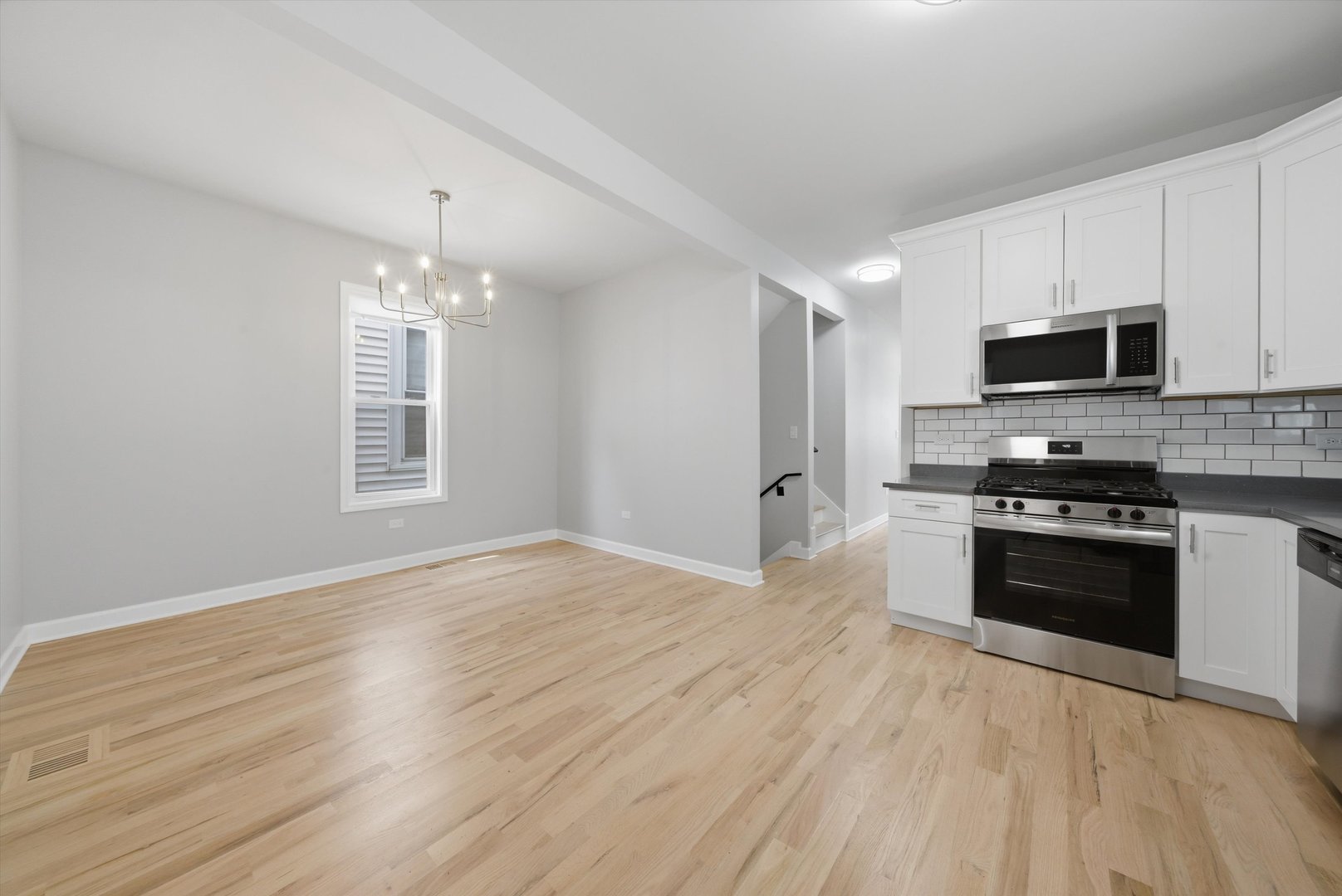 1249 W 73rd Place, Chicago, IL 60636