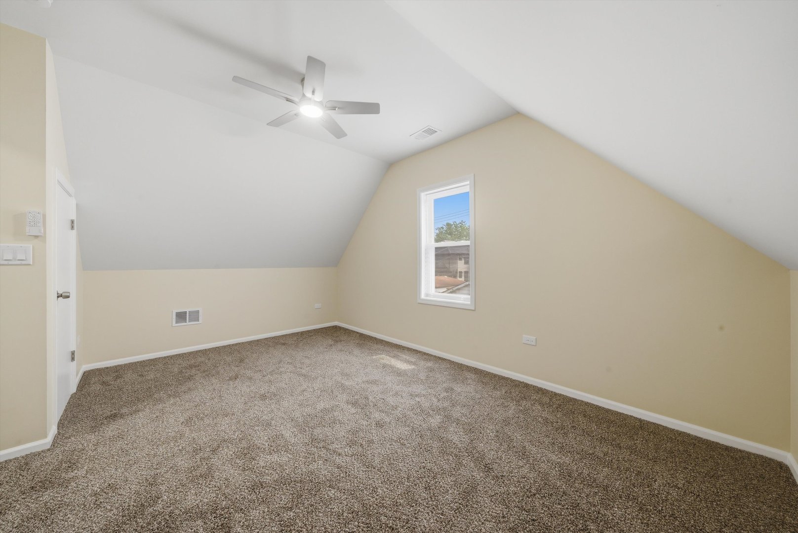 1249 W 73rd Place, Chicago, IL 60636