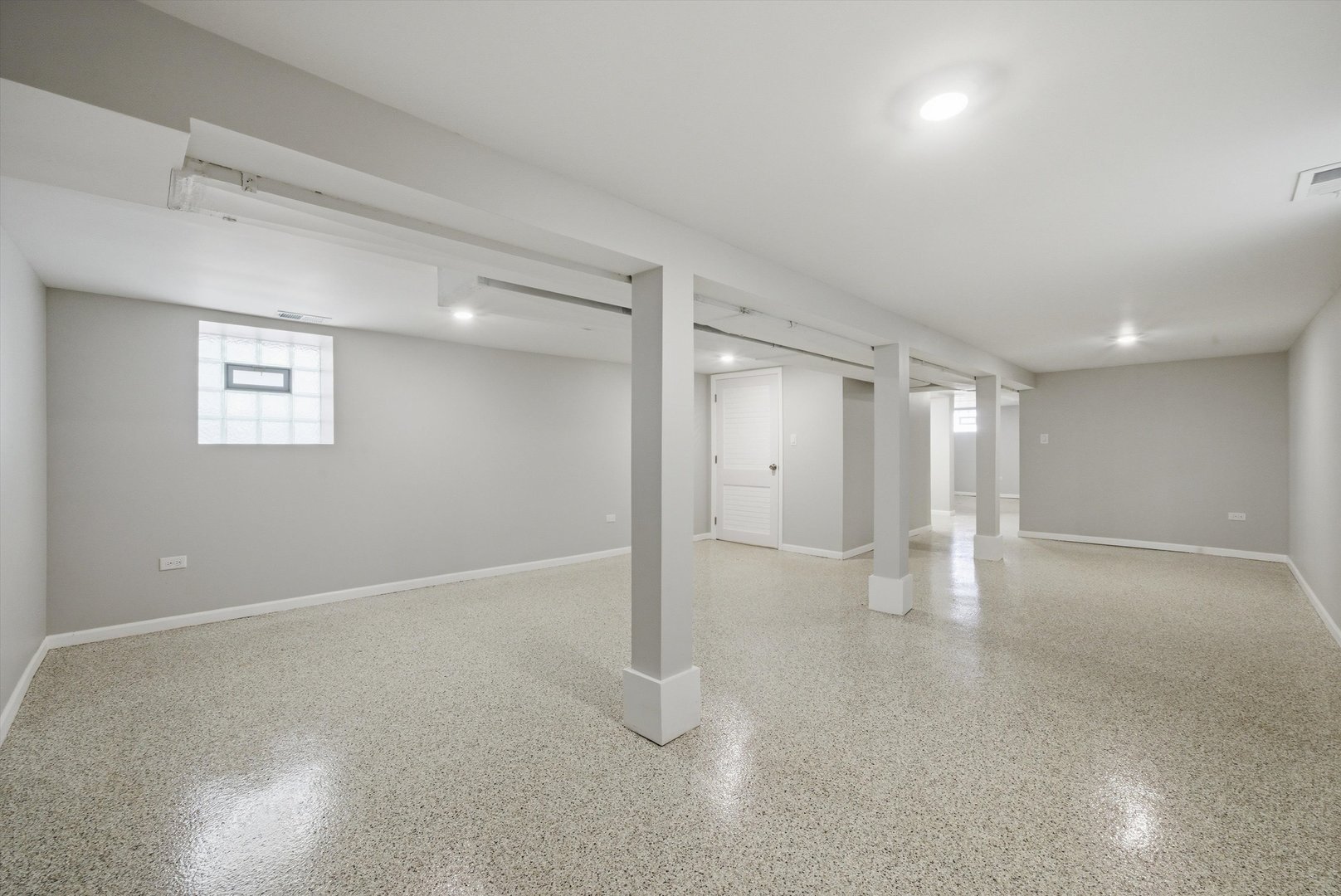1249 W 73rd Place, Chicago, IL 60636