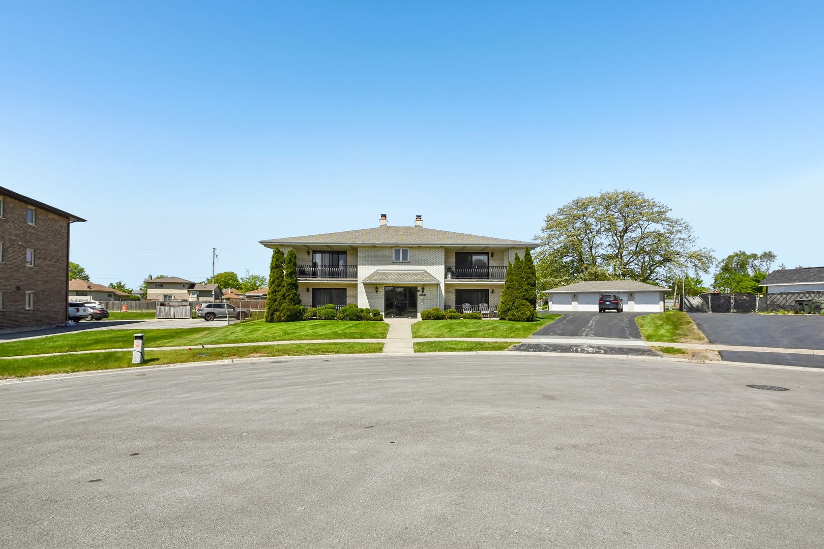 16518 Crescent Avenue #2N, Tinley Park, IL 60477