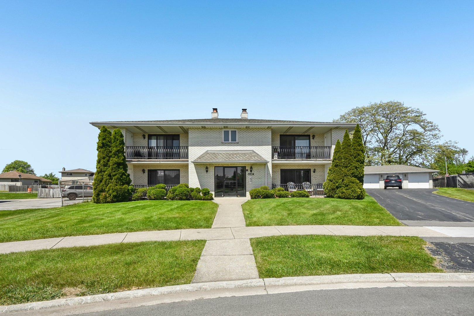 16518 Crescent Avenue #2N, Tinley Park, IL 60477