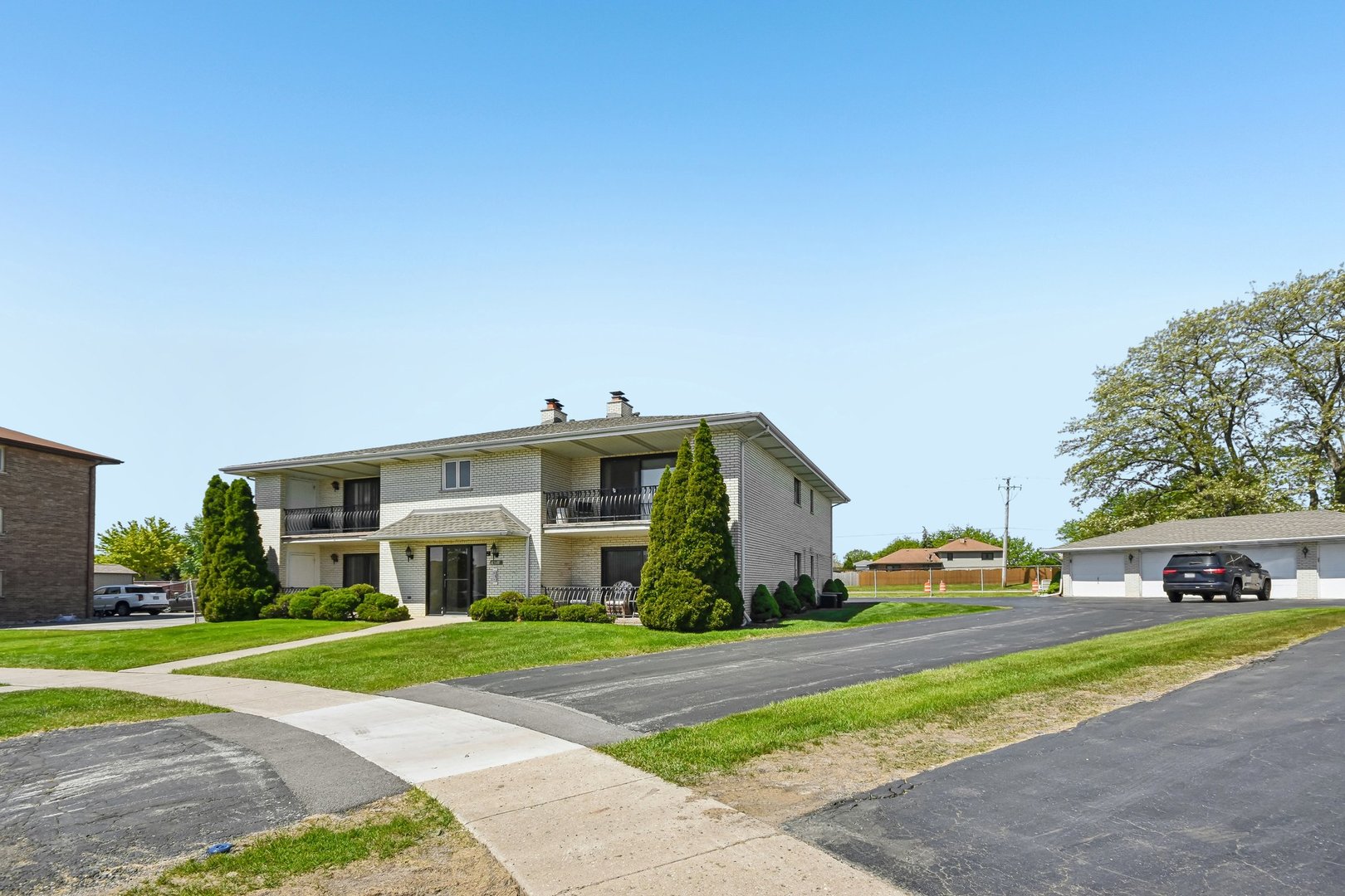 16518 Crescent Avenue #2N, Tinley Park, IL 60477