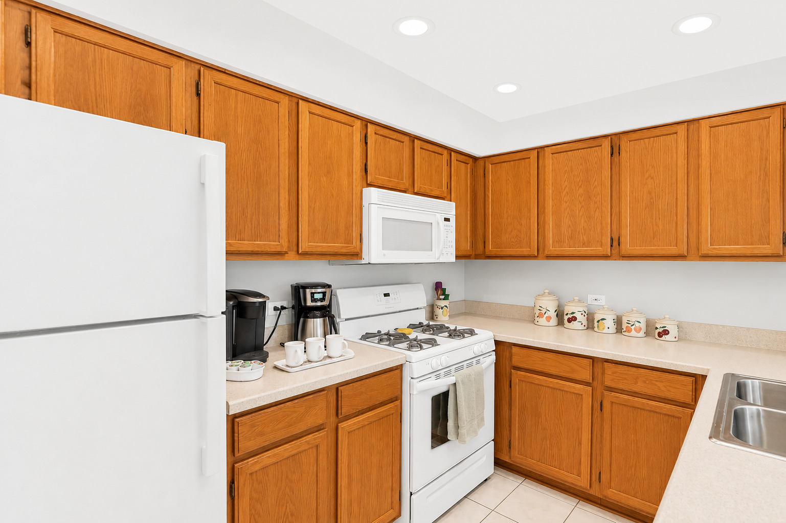 680 Savannah Lane, Crystal Lake, IL 60014