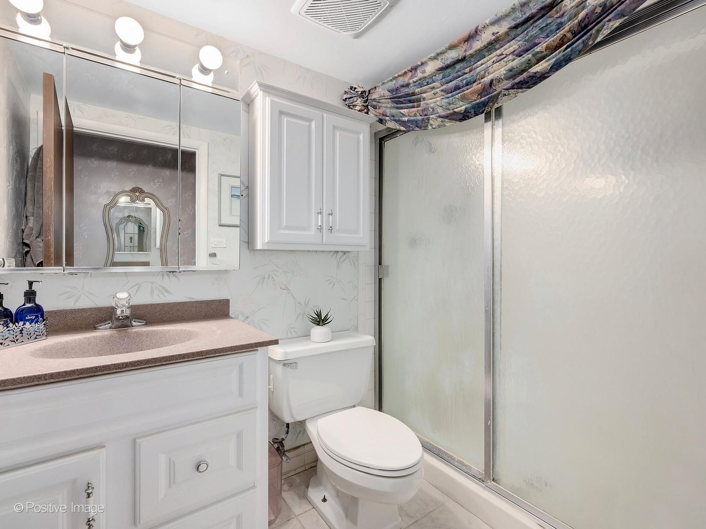 6340 Americana Drive #310, Willowbrook, IL 60527