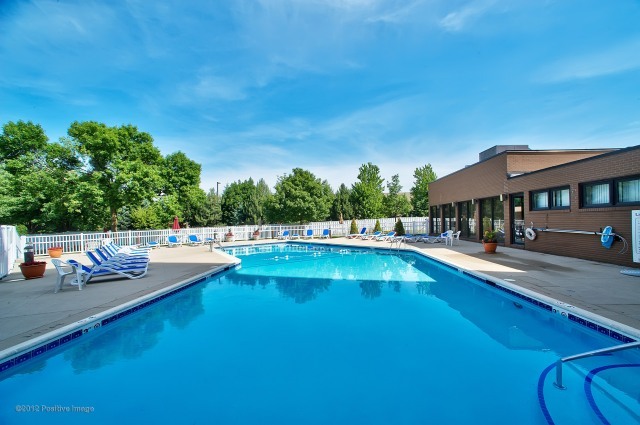 6340 Americana Drive #310, Willowbrook, IL 60527