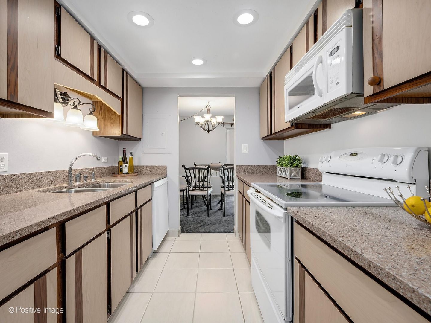 6340 Americana Drive #310, Willowbrook, IL 60527