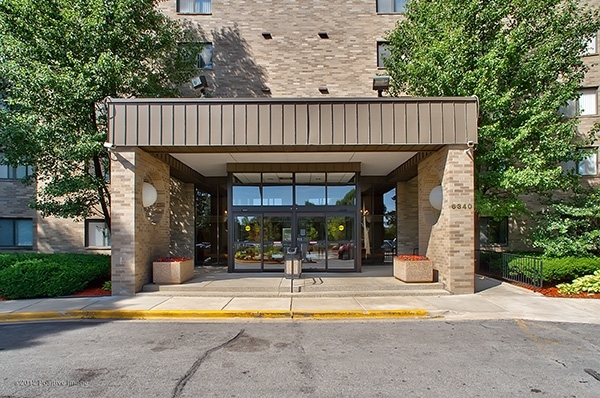 6340 Americana Drive #310, Willowbrook, IL 60527