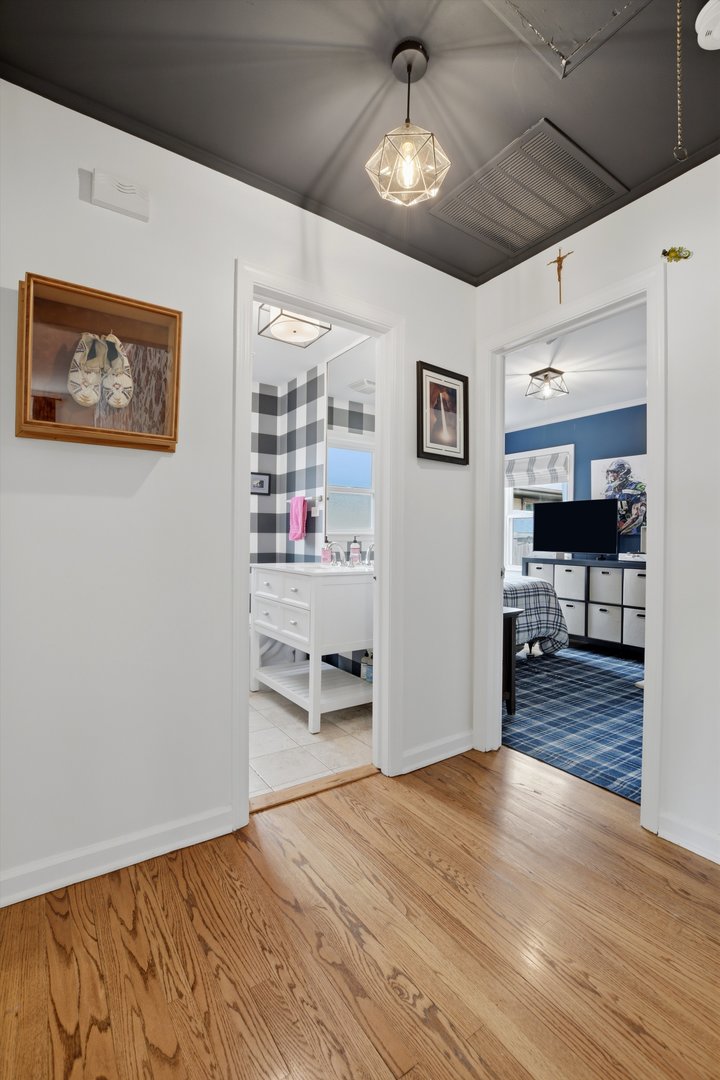 1114 Devon Avenue, Park Ridge, IL 60068