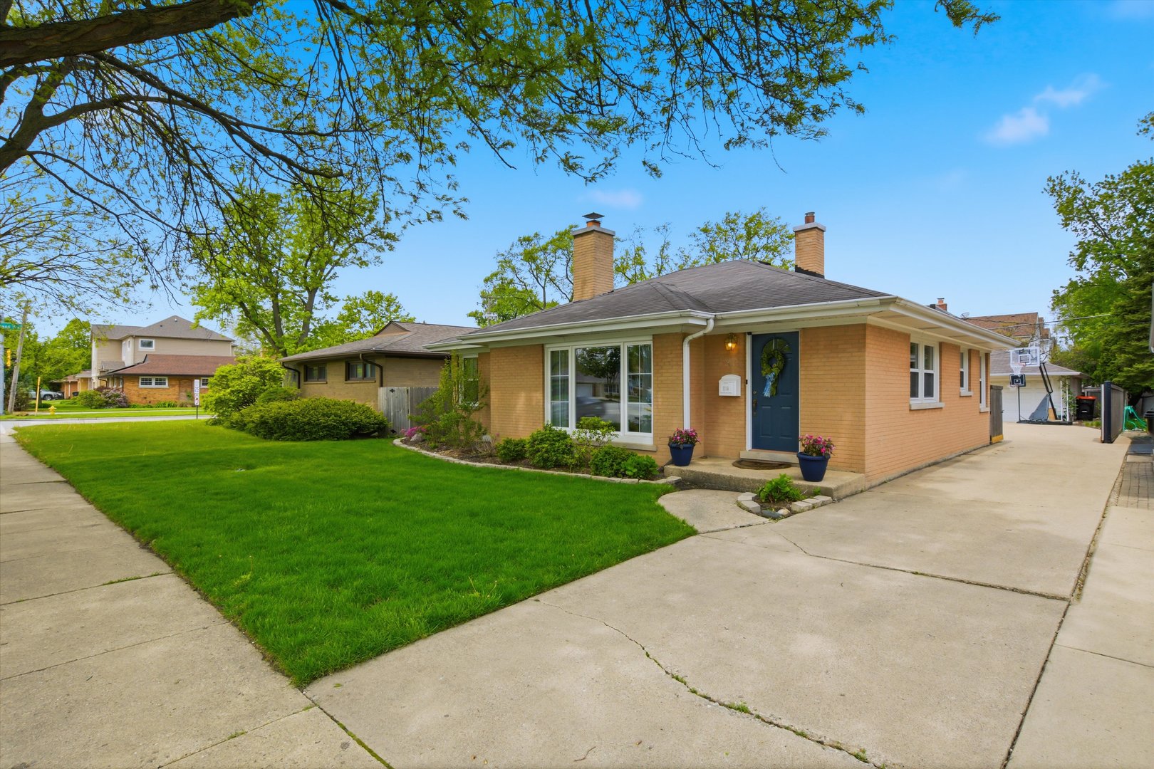 1114 Devon Avenue, Park Ridge, IL 60068
