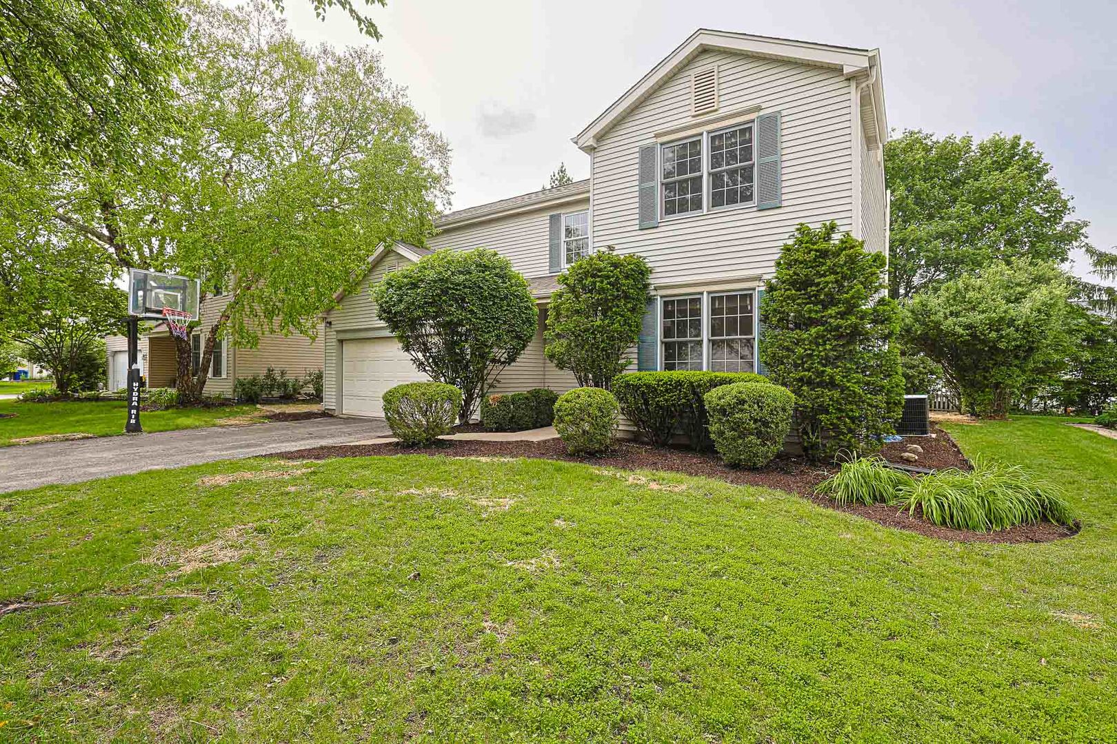 3191 Village Green Drive, Aurora, IL 60504